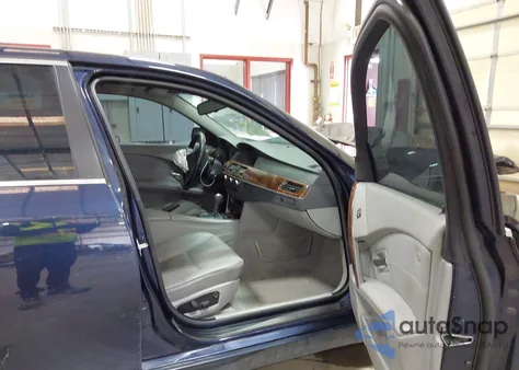 2007 BMW 530Xi z USA, uszkodzony, nr VIN WBANF73507CU28371